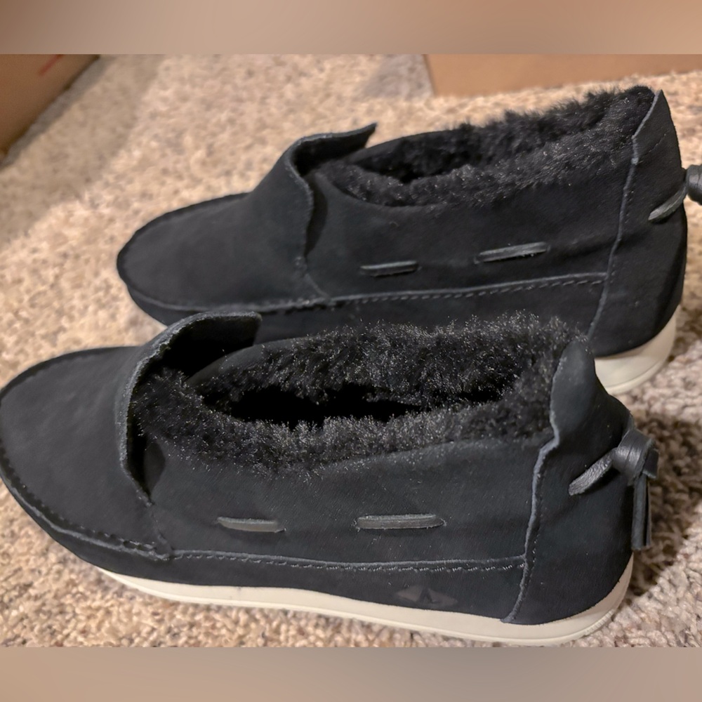 11.5 sperry outdoor suede fur slippers